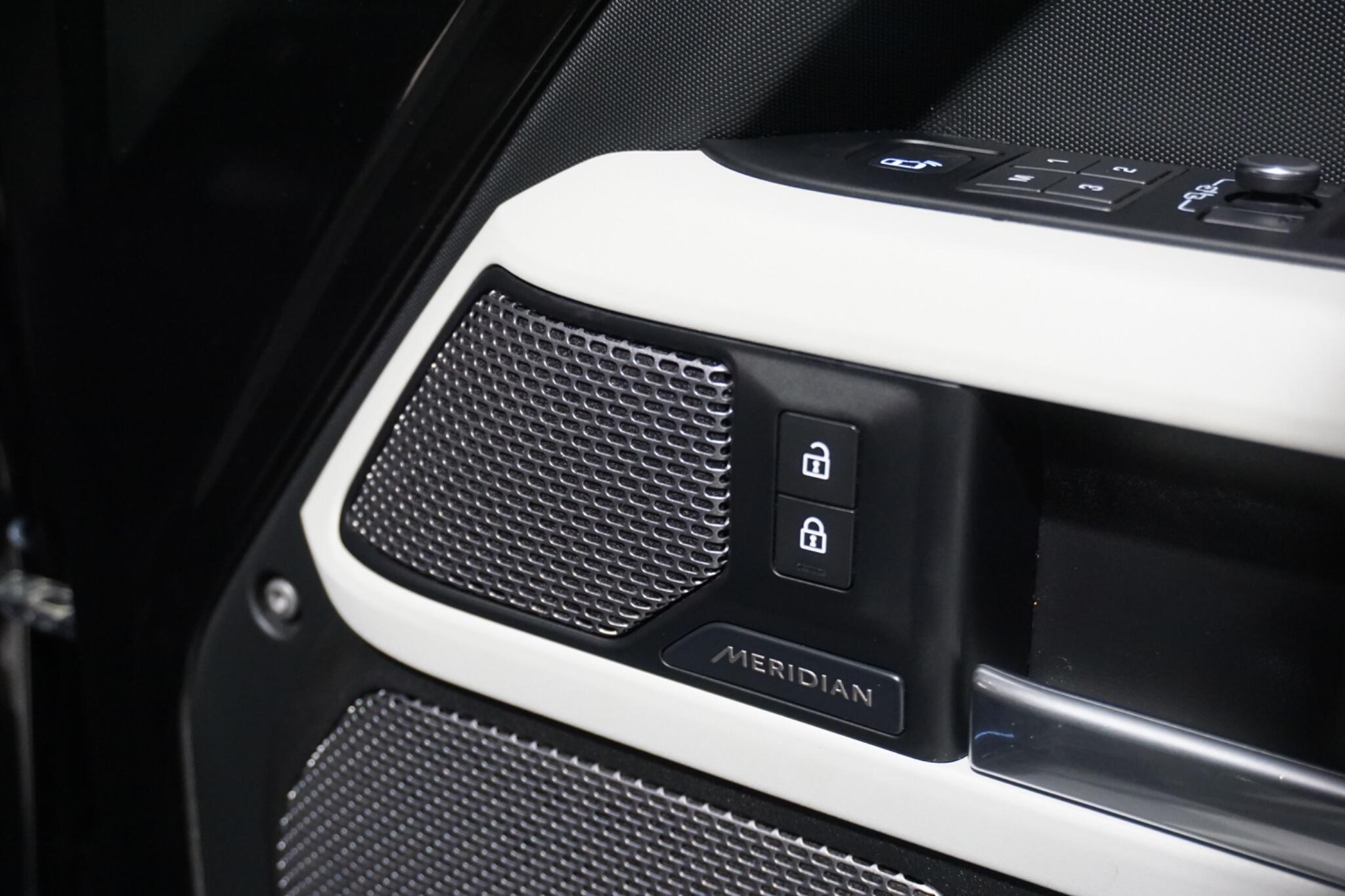 Land Rover Defender 110 2.0 P400e 15.4kWh XS Edition SUV 5dr Petrol Plug-in Hybrid Auto 4WD Euro 6 (s/s) (404 ps)